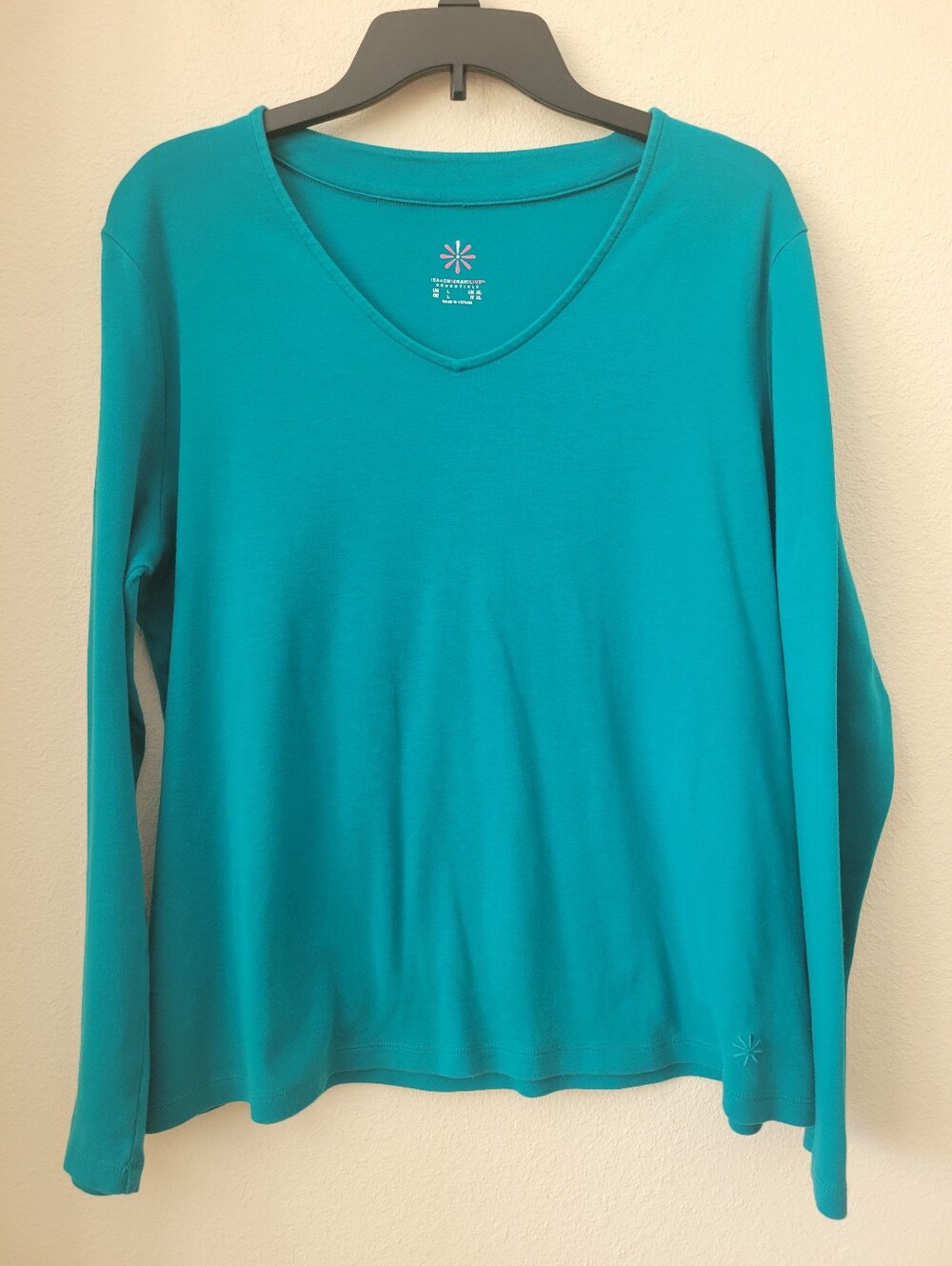 ISAAC MIZRAHI LIVE™ ESSENTIALS V-Neck LS Cotton Tee/Top, L, Teal, EUC - Picture 3 of 12